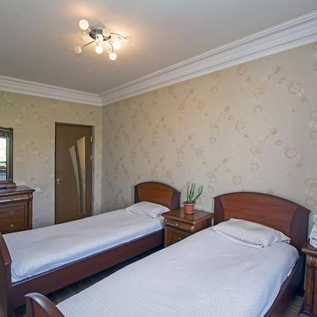 Lesi Apartament 耶烈万 外观 照片